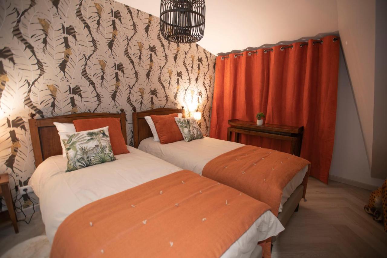 Chambre Jungle Dans Maison D'Hote "Le Petit Clouet"- Рошкорбон Екстериор снимка